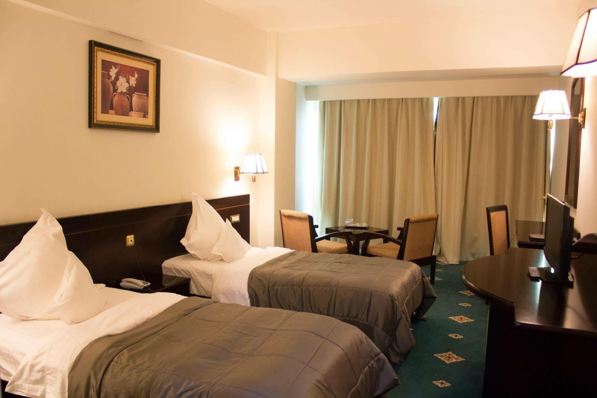 Hotel Delta 4 Тульча Екстер'єр фото